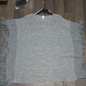 D&Y Gray Knit Poncho